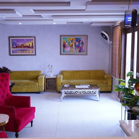Hotel Avalon Suites Multan Dış mekan fotoğraf