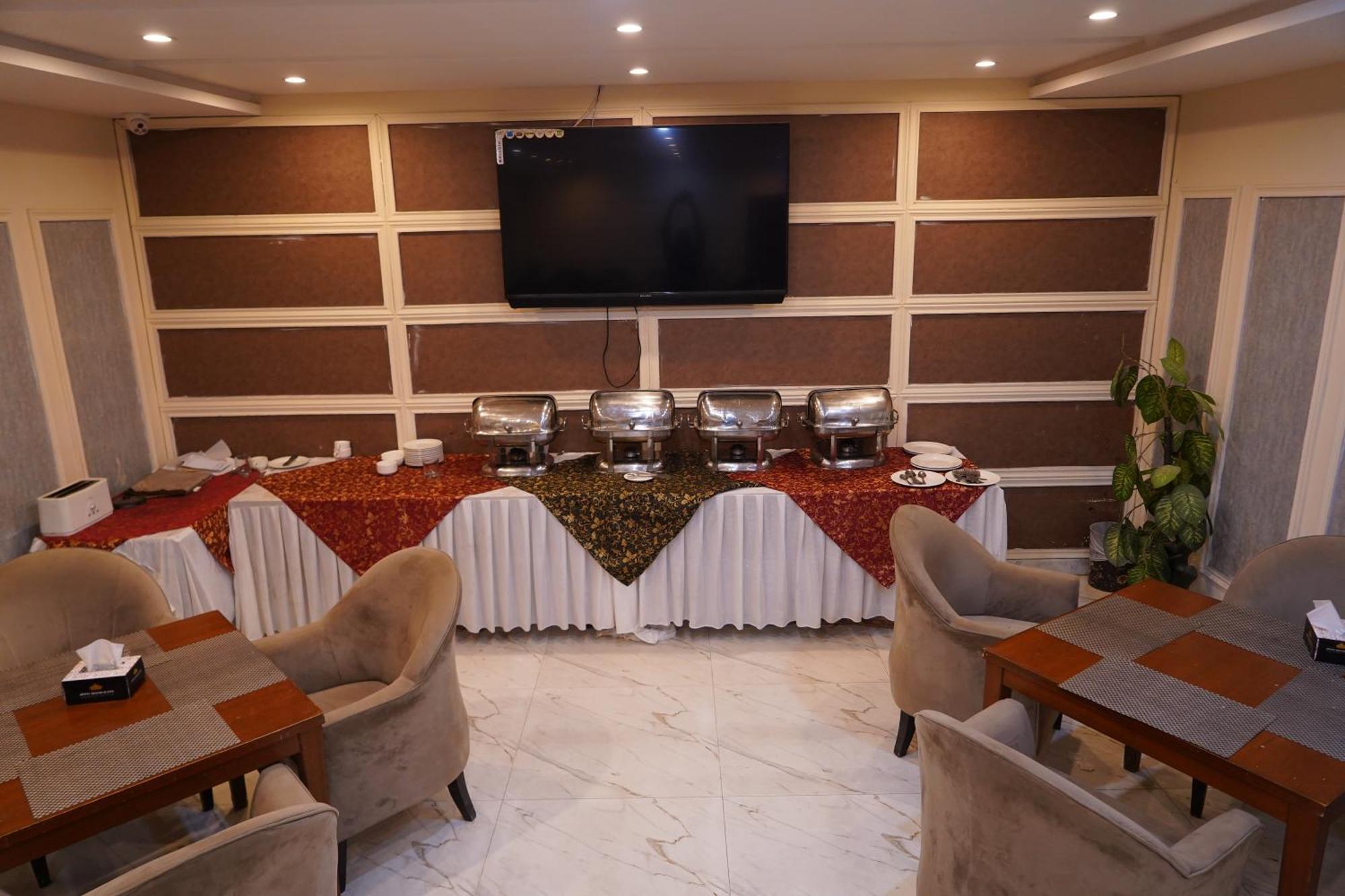 Hotel Avalon Suites Multan Dış mekan fotoğraf