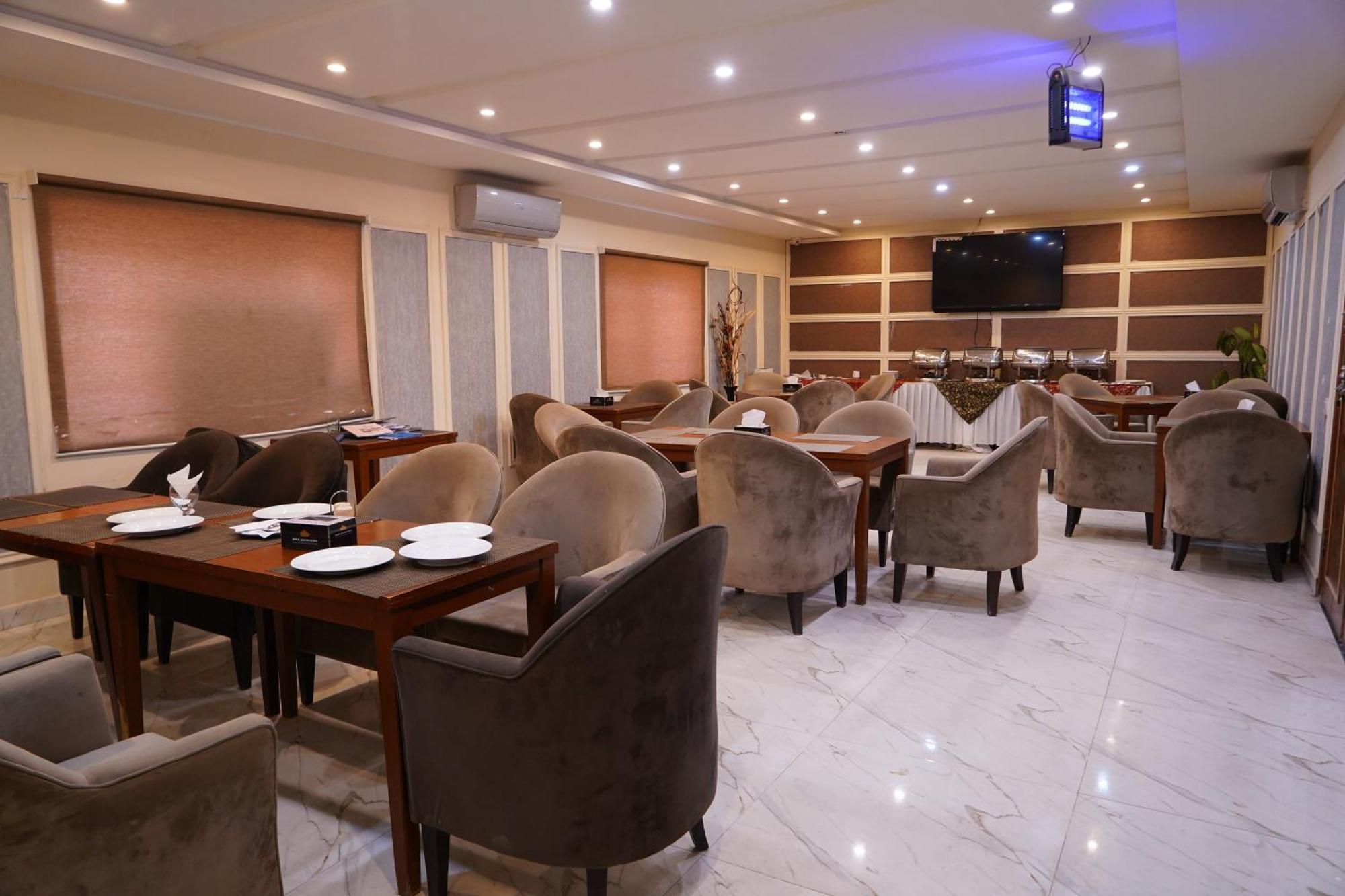 Hotel Avalon Suites Multan Dış mekan fotoğraf