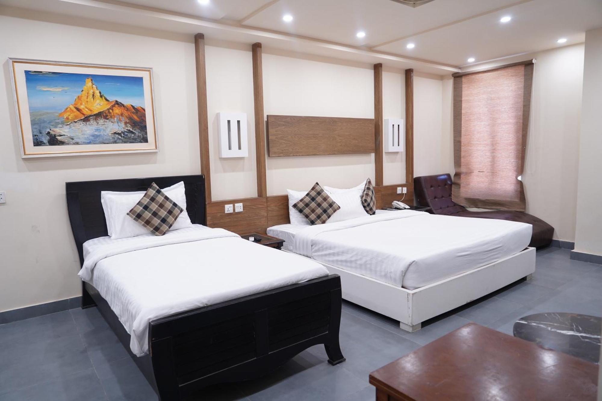 Hotel Avalon Suites Multan Dış mekan fotoğraf