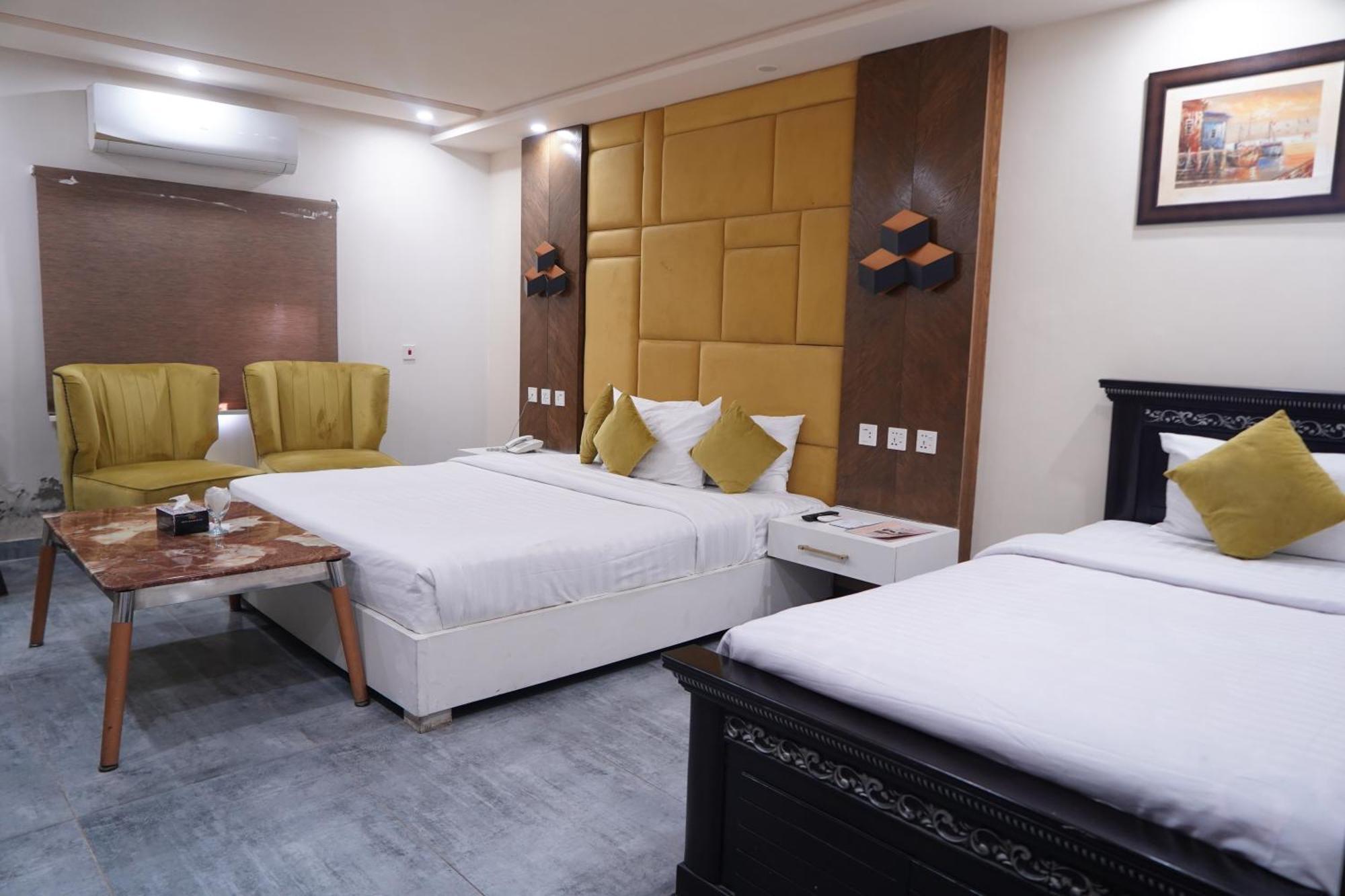 Hotel Avalon Suites Multan Dış mekan fotoğraf
