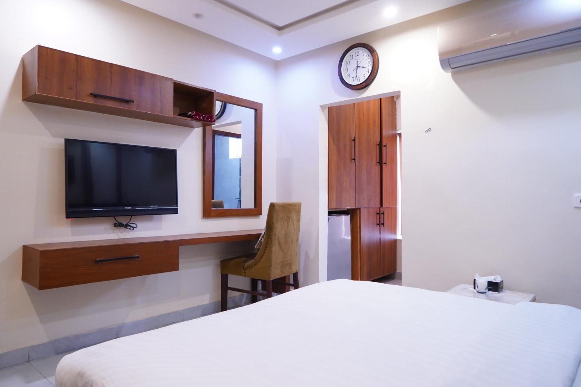 Hotel Avalon Suites Multan Dış mekan fotoğraf