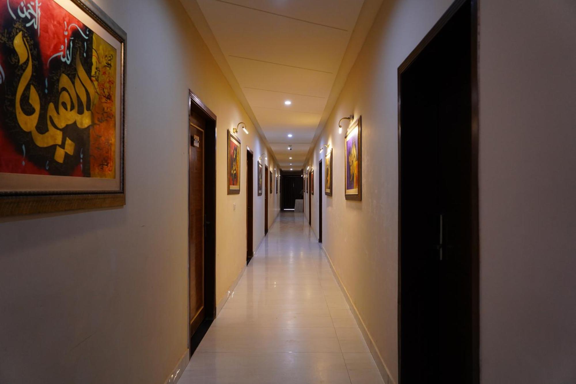 Hotel Avalon Suites Multan Dış mekan fotoğraf
