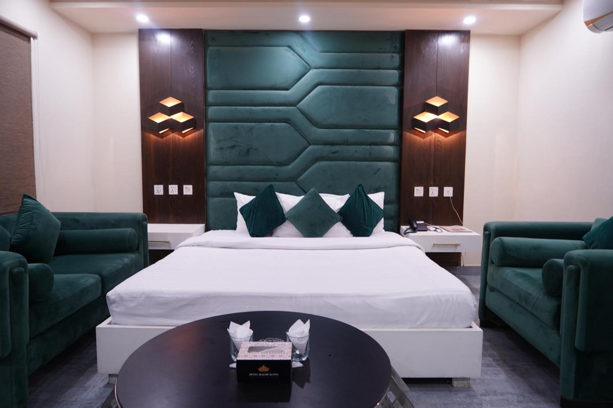 Hotel Avalon Suites Multan Dış mekan fotoğraf