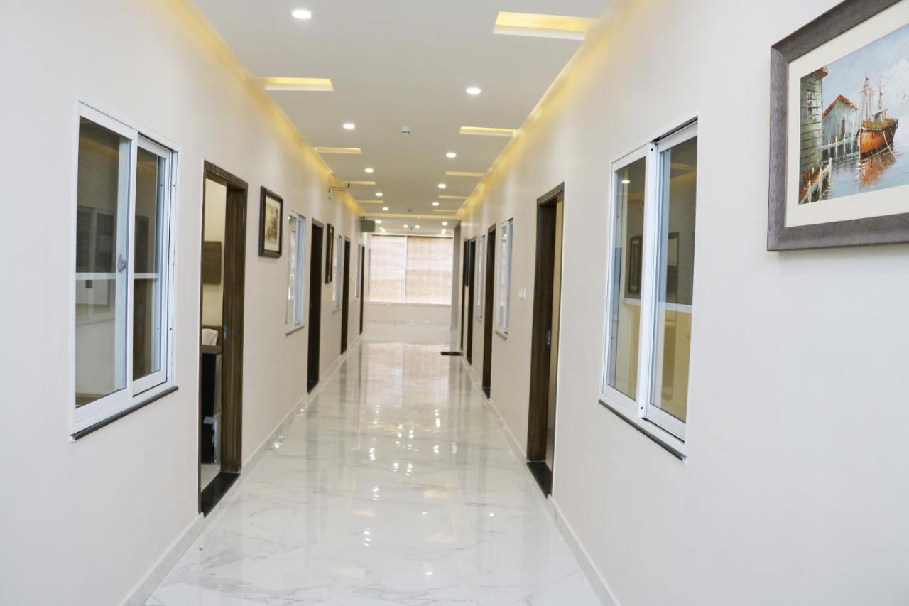 Hotel Avalon Suites Multan Dış mekan fotoğraf