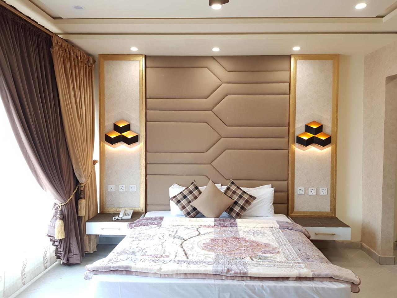 Hotel Avalon Suites Multan Dış mekan fotoğraf