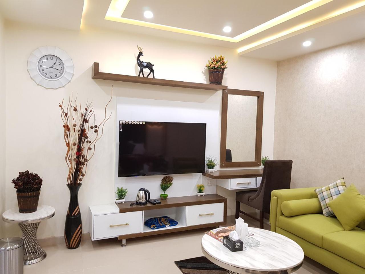 Hotel Avalon Suites Multan Dış mekan fotoğraf
