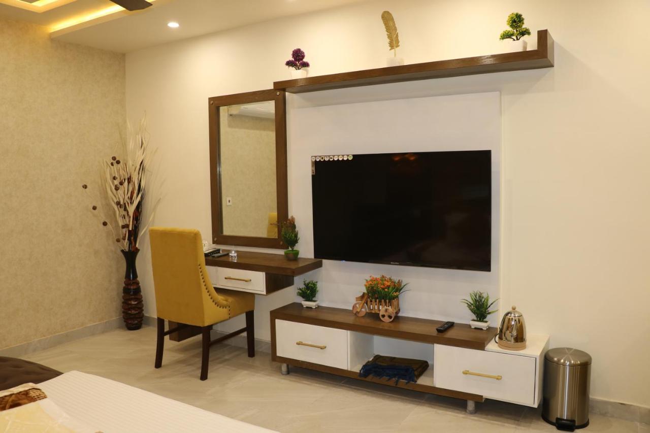 Hotel Avalon Suites Multan Dış mekan fotoğraf