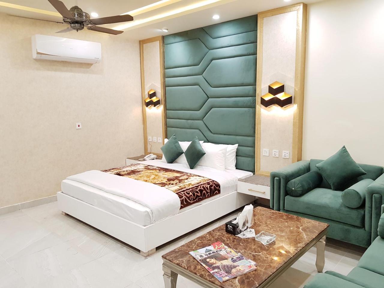 Hotel Avalon Suites Multan Dış mekan fotoğraf