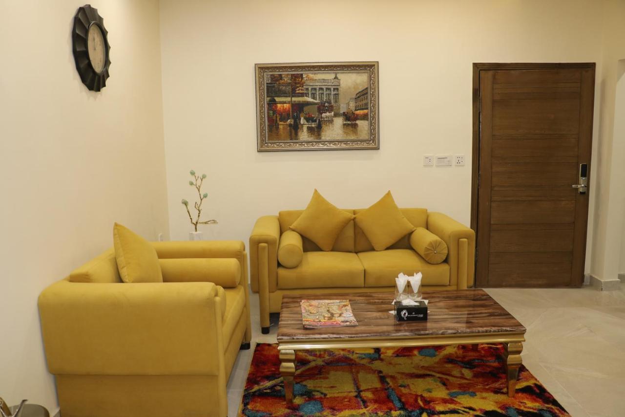 Hotel Avalon Suites Multan Dış mekan fotoğraf