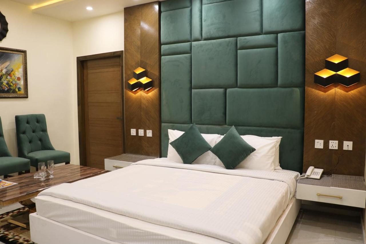 Hotel Avalon Suites Multan Dış mekan fotoğraf