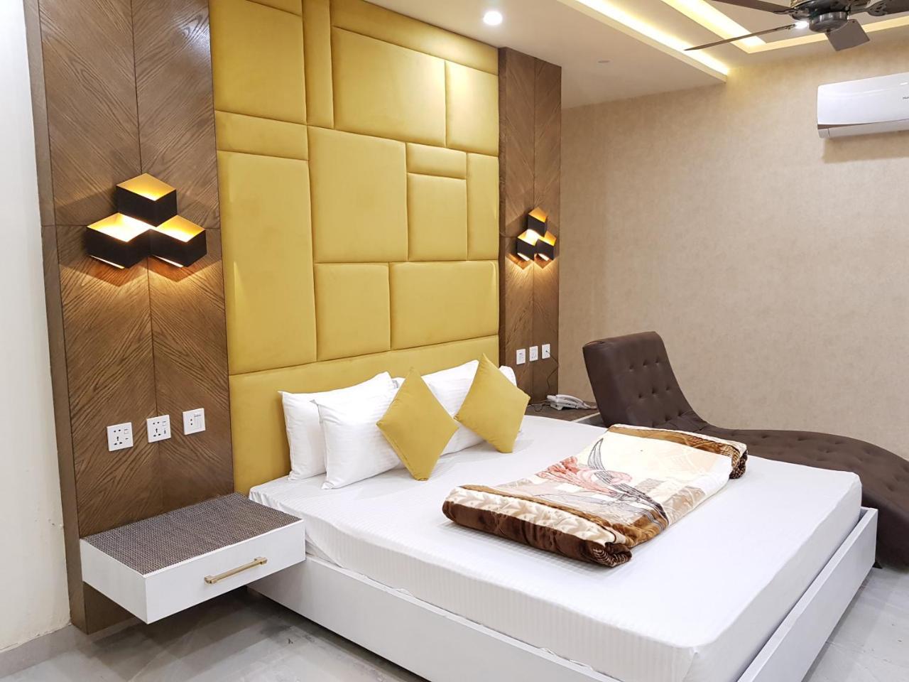 Hotel Avalon Suites Multan Dış mekan fotoğraf