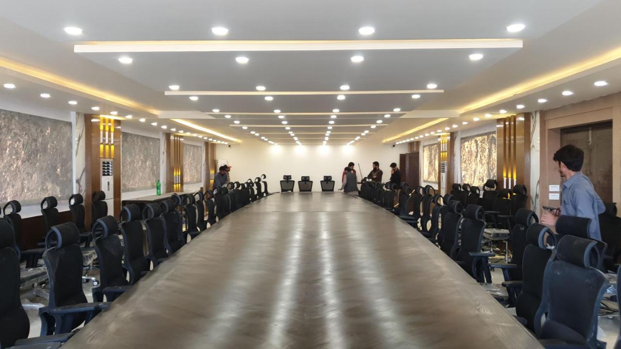 Hotel Avalon Suites Multan Dış mekan fotoğraf
